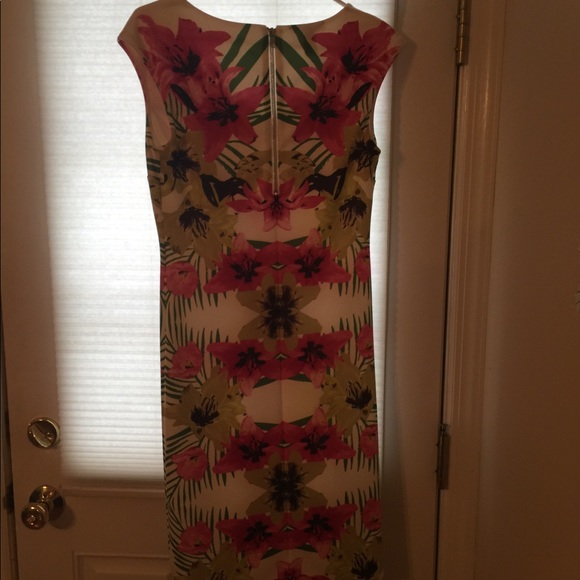 Dress - Picture 4 of 4